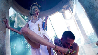 Kyaa Chimera gets worshipped in a kinky video