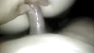 Mexicana con la verga en la panocha y el dedo en el ano!