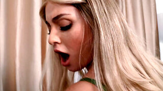 Attractive babes enjoys giving double blowjob to a fat cock