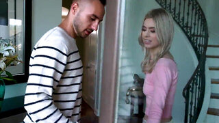 Jill Kassidy gets her feet worshipped before sex