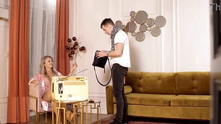 Sexy GILF's cunt is better and wetter than a young one