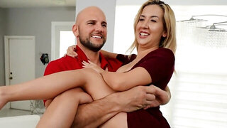 Blonde cooze gets her pussy destroyed by a big cock