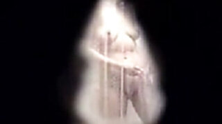 Hidden Cams Flashing unter der Dusche two