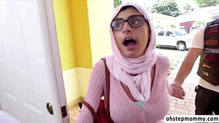 Sexy muslim mom seduces hot the girlfriends guy under the table