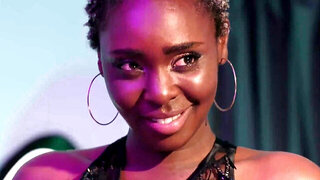 African slut Zaawaadi taking on a thick pale penis