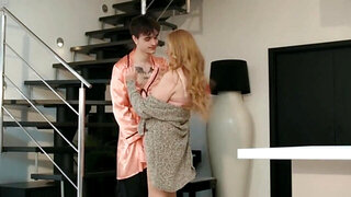 Blonde GILF's cunt was made for fucking two fat dicks