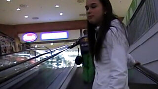 Deep amateur sucking dick