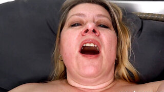 Fat woman Amber Carelton filming a solo masturbation vid