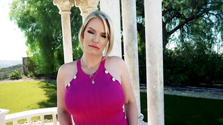 Rachael Cavalli using her amazing curves to make you hard