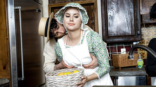 Hot chick with amazing curves is fucked in a fetish video