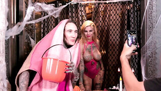 Bonnie Rotten loves getting banged on Halloween night