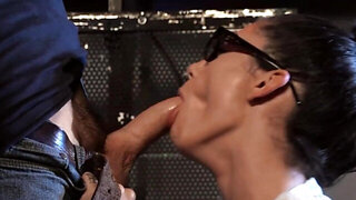 Bonnie Rotten sucks fat cock and gets fucked in a sleazy way