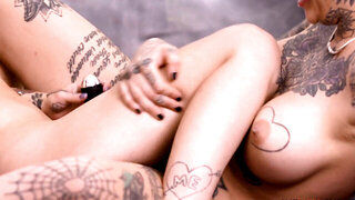 Tatted whores trade messy 69 and scissoring on the table