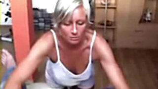 Ramona ist eine geile Mitbewohnerin, die immer ficken will