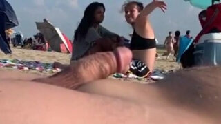 Stallion can cum with no frictions on the beach