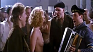 Celeb Carice van Houten and her fur covered vagina