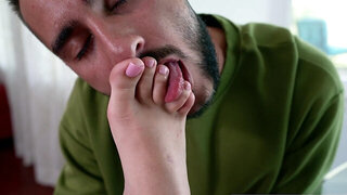 Rissa May rides a man after her feet got worshipped